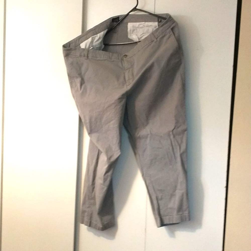 J Crew hi-rise girlfriend chino in grey, size 24
